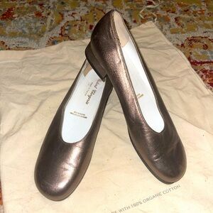 Bronze flat ballet shoes Robert Clergerie Size 6 EUC